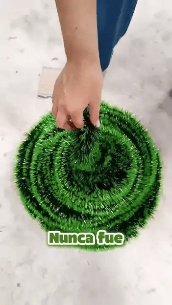 Árbol Navideño Plegable + Extensión de luces 200 bombillos GRATIS + Envío GRATIS!